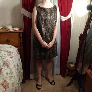 “Hot-blooded" snakeskin print dress